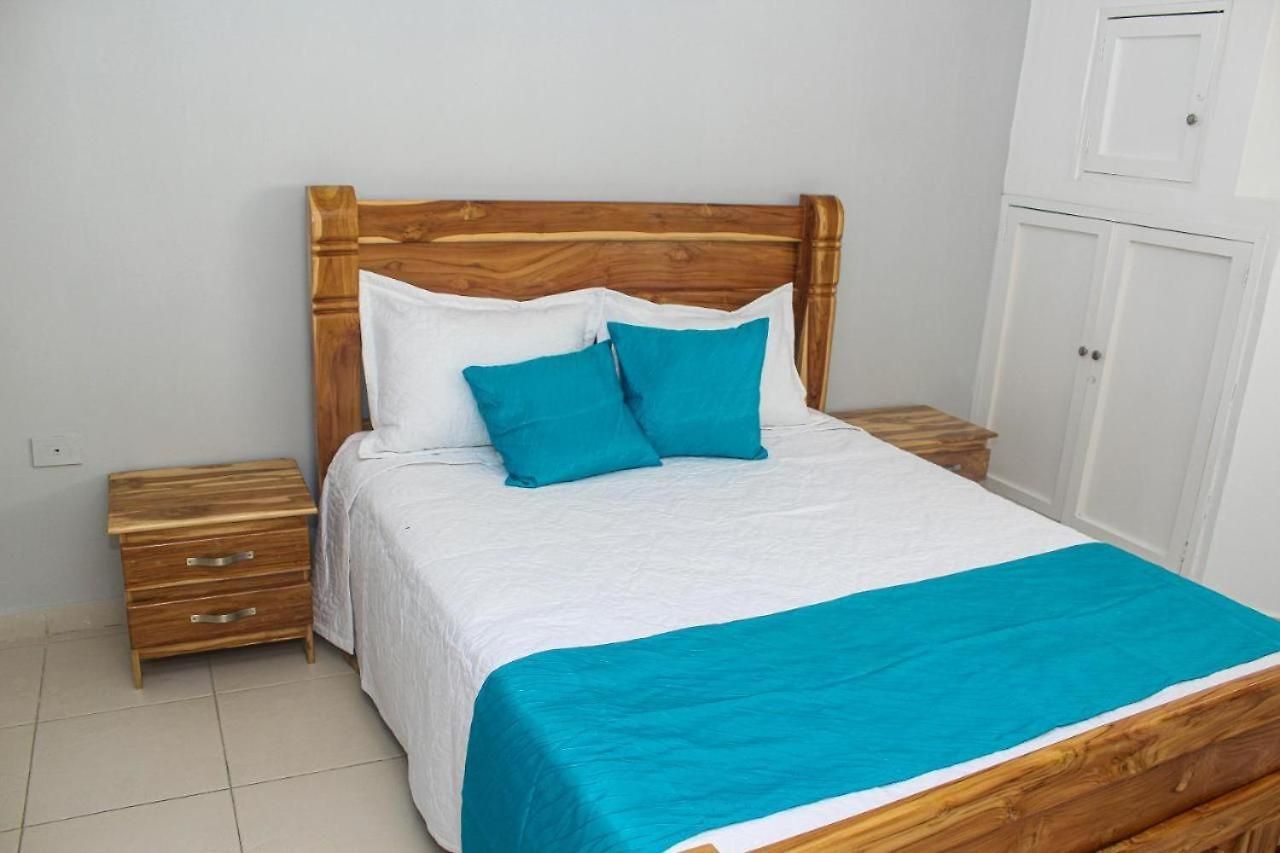 Ledymar Hotel *