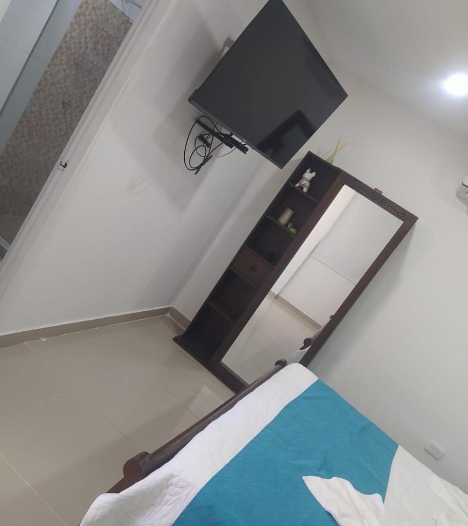 Ledymar Hotel